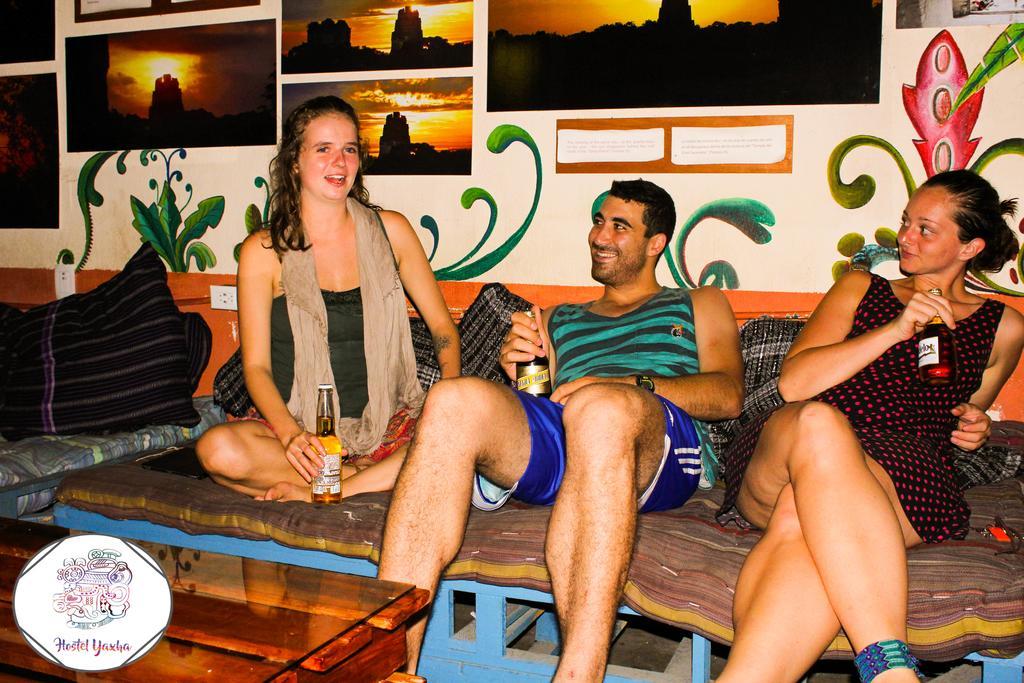 Tikal Backpackers Hostel Flores Bagian luar foto