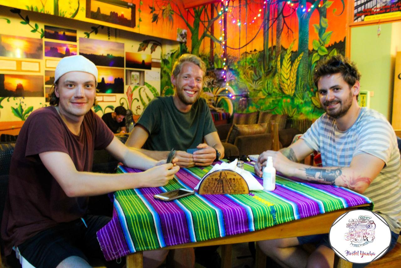 Tikal Backpackers Hostel Flores Bagian luar foto