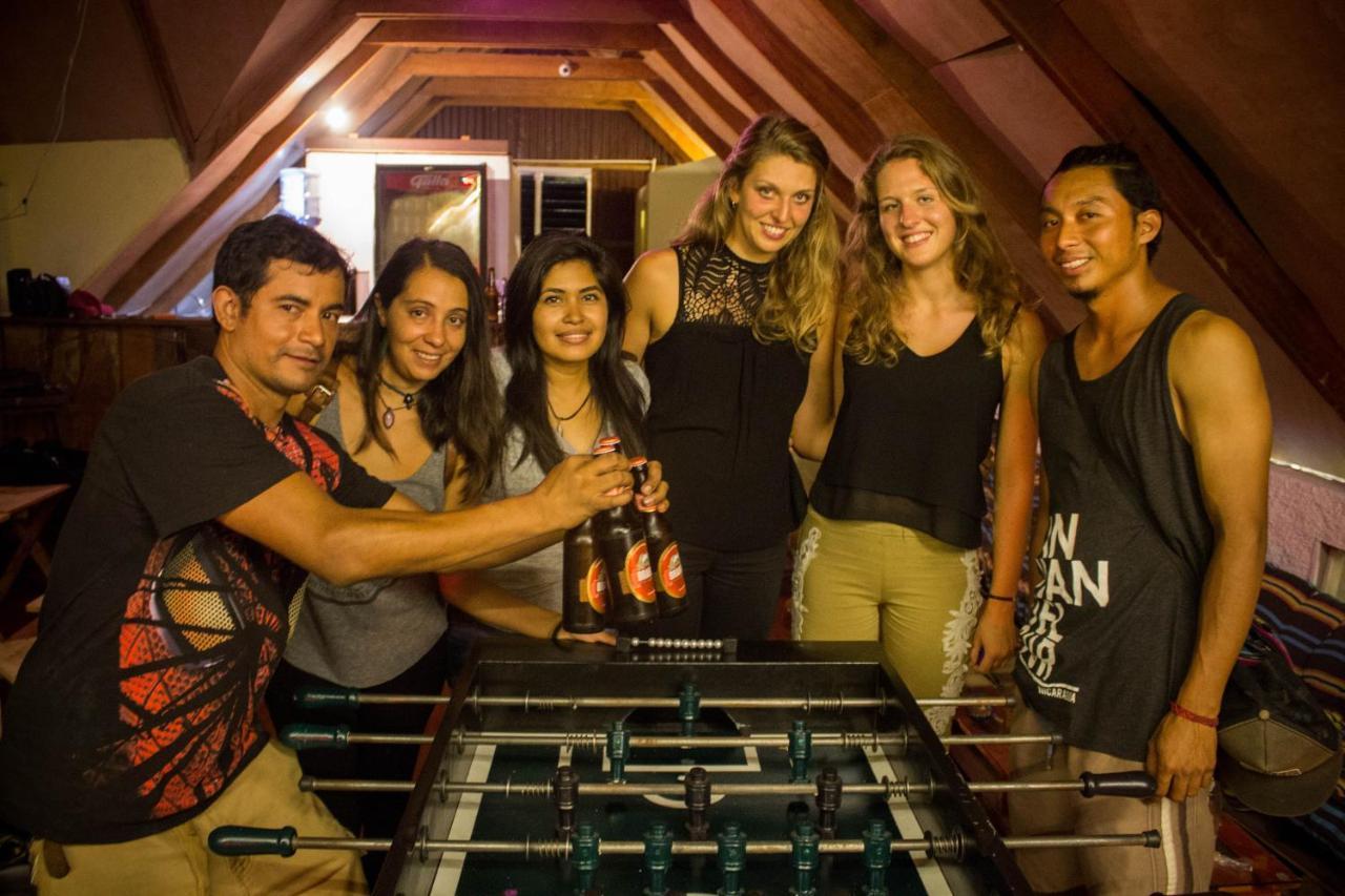 Tikal Backpackers Hostel Flores Bagian luar foto