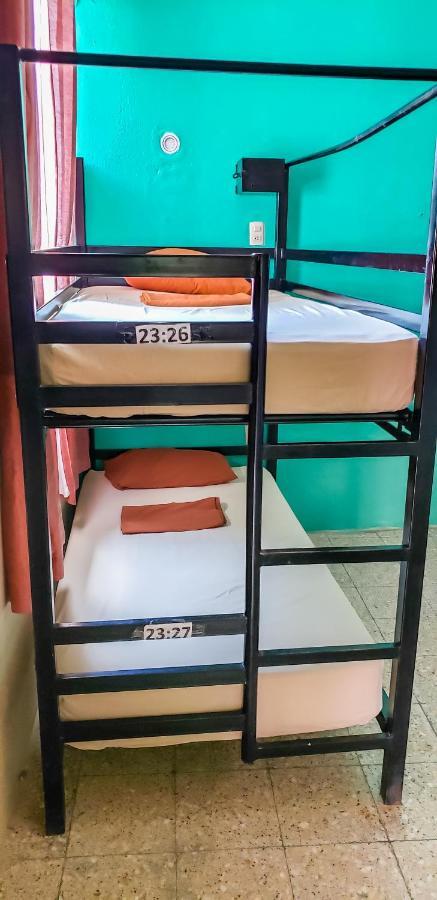 Tikal Backpackers Hostel Flores Bagian luar foto