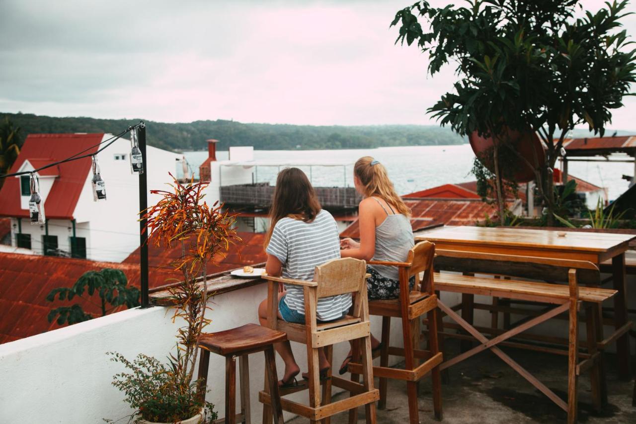 Tikal Backpackers Hostel Flores Bagian luar foto